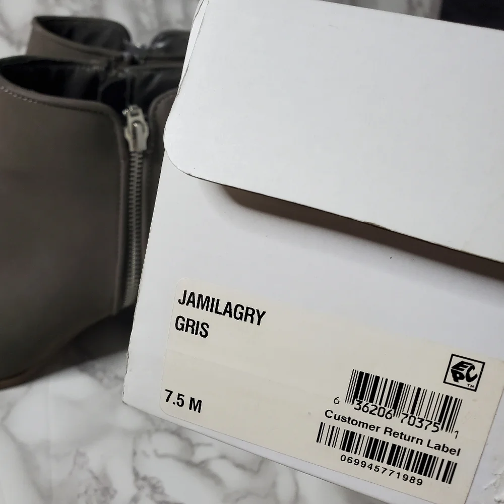 Sryle & Co Jamilagry Grey Booties 7.5
